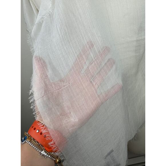 CHANEL Christmas 2009 White LARGE Scarf Cashmere CC Logo Embroidered Around Neck - Picture 7 of 9